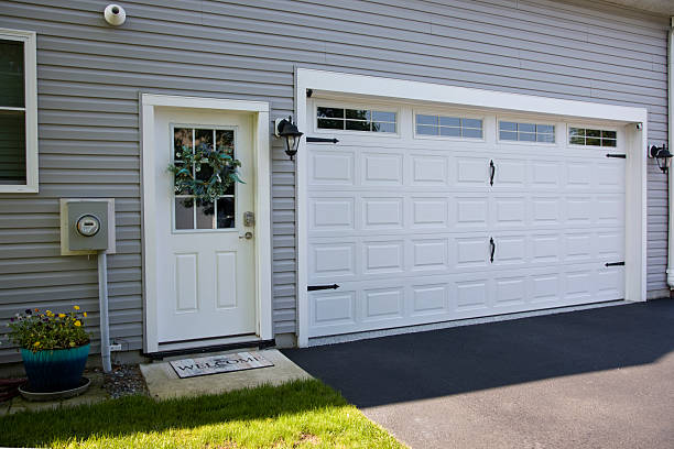 24/7 Emergency Garage Door Panel Replacement experts in Hustisford, WI